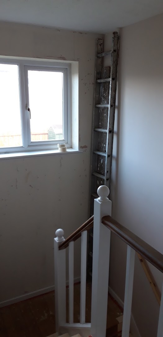 Joe Hewett Painter & Decorator — Photos 14